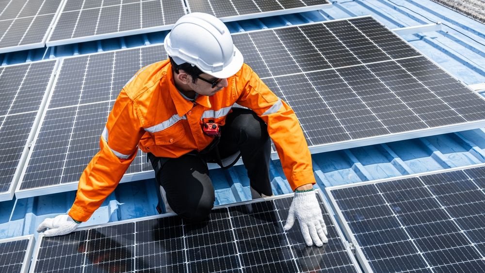 Panourile solare și independența energetică: cât de aproape poți fi de autonomia totală?