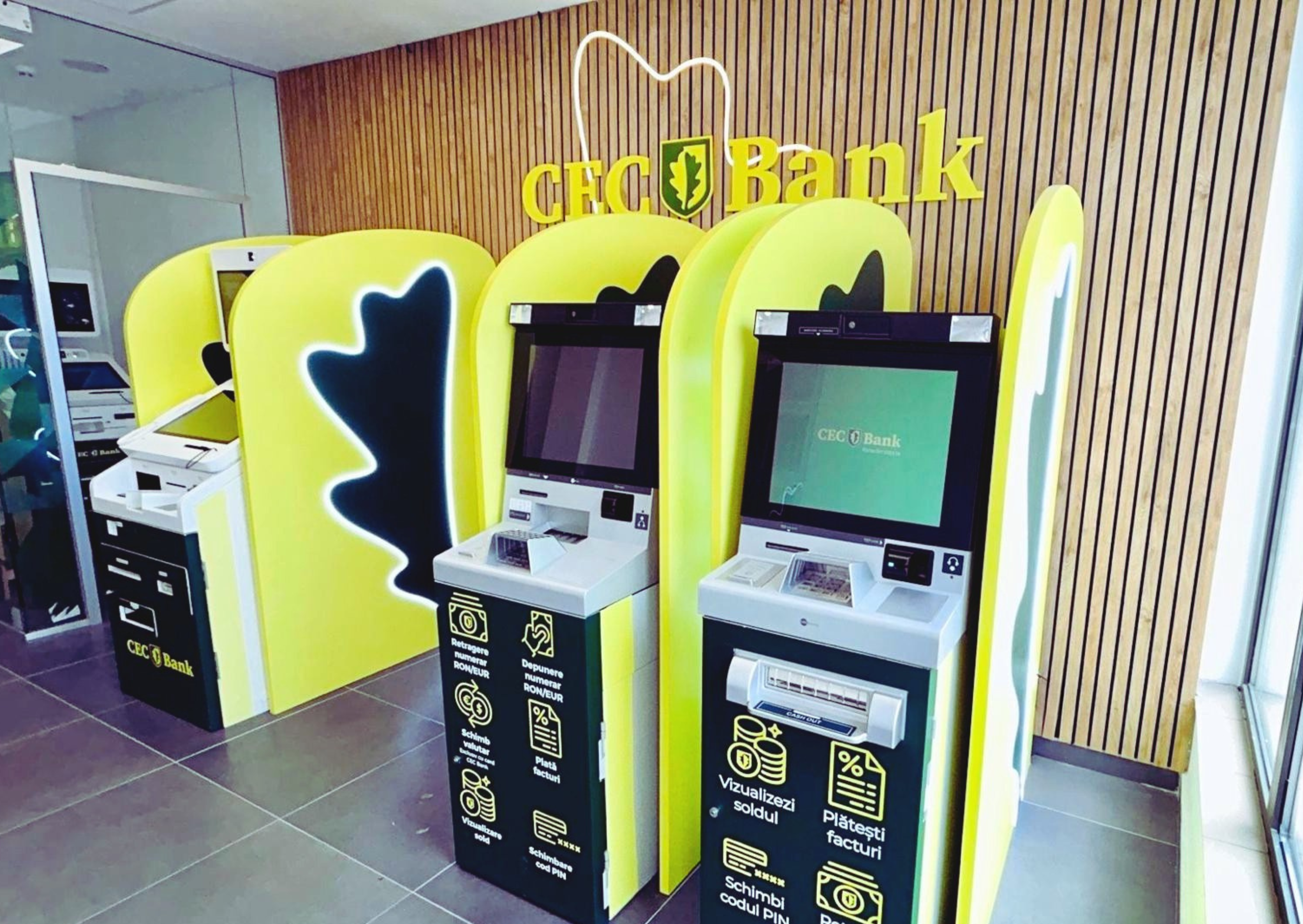 CEC lansează un nou tip de agenție bancară: Clienții fac operațiuni singuri, dar pot primi ajutor video de la distanță