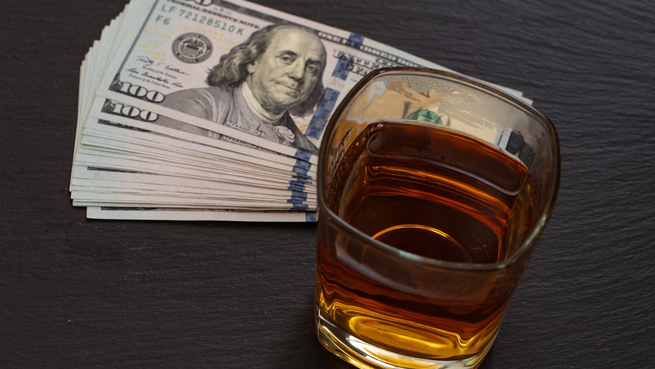 În ce își mai pun banii investitorii? În whisky! Investesc zeci de milioane de dolari în butoaie de whisky