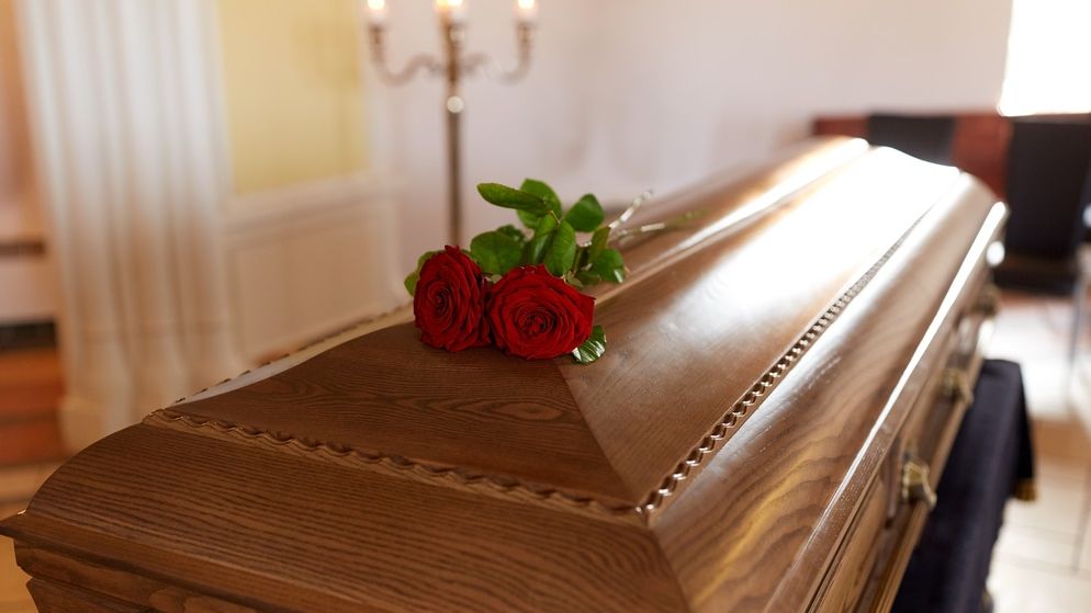 Industria funerară din Rusia înflorește: Val de angajați care caută training în domeniu