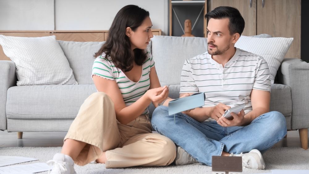 Case tot mai scumpe, salarii rămase în urmă: România riscă să fie dominată de chirii și investitori imobiliari