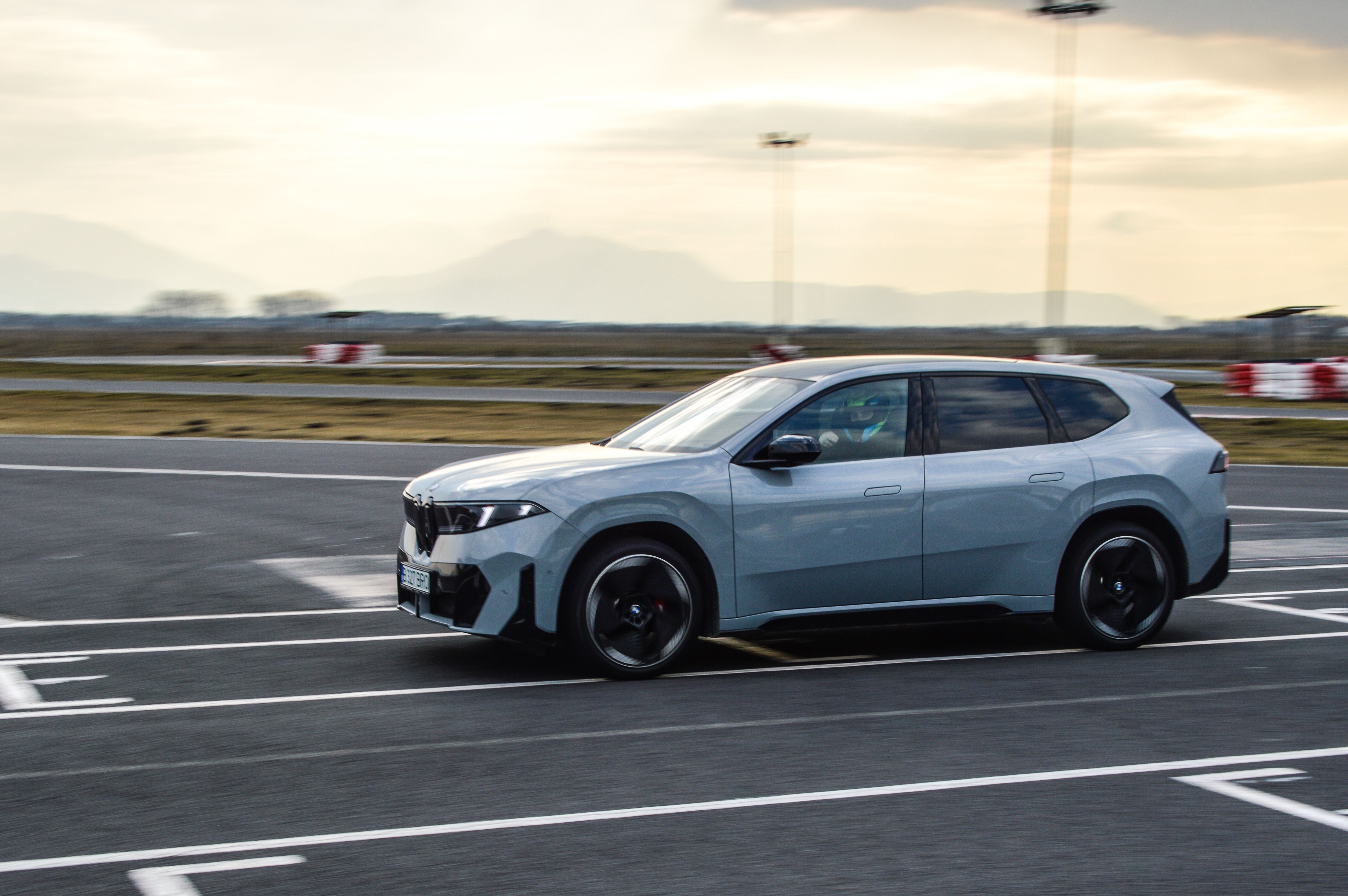 Prim contact cu BMW iX3: La volanul ‘Noii Clase’ de modele ale bavarezilor - Poza 17