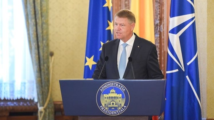 Klaus Iohannis a semnat decretul privind revocarea ministrului Apararii