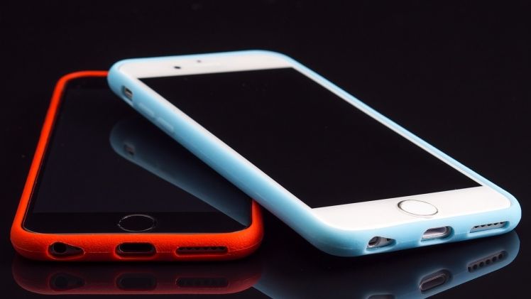 Antifrauda: Un grup de firme a fraudat statul cu 5 milioane lei din comertul cu telefoane mobile