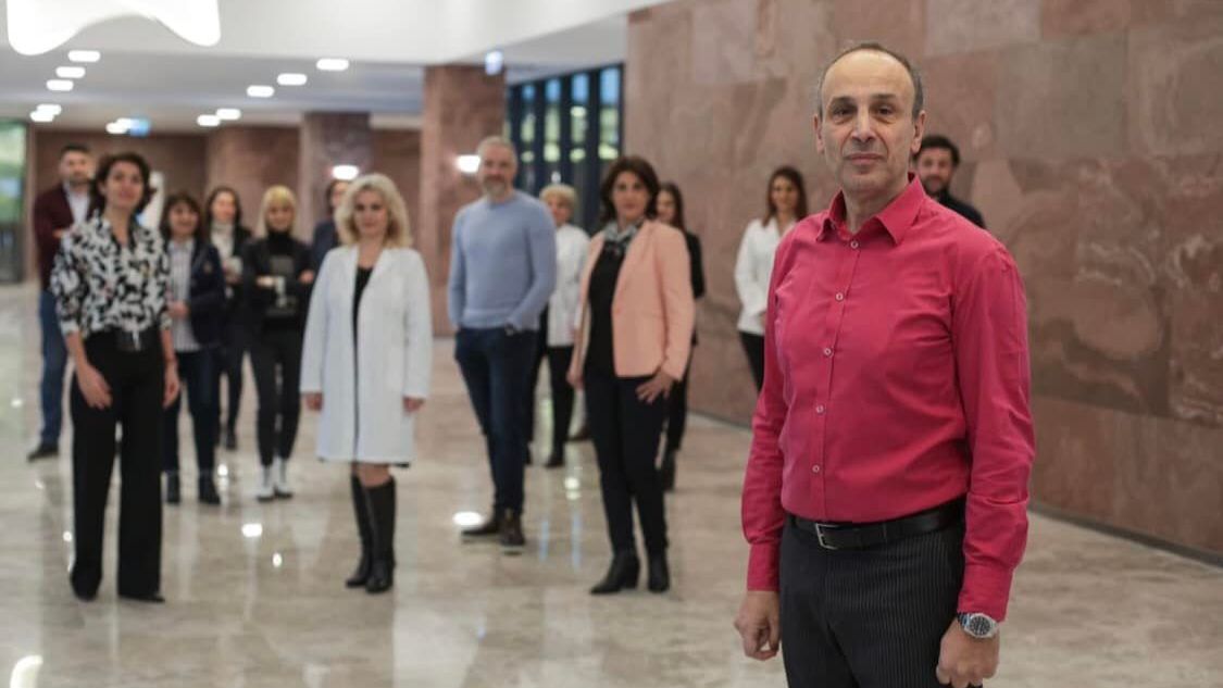 Wargha Enayati, unul dintre ”leii” din România: Să pierzi o afacere e ca și cum ai lăsa un om drag să moară