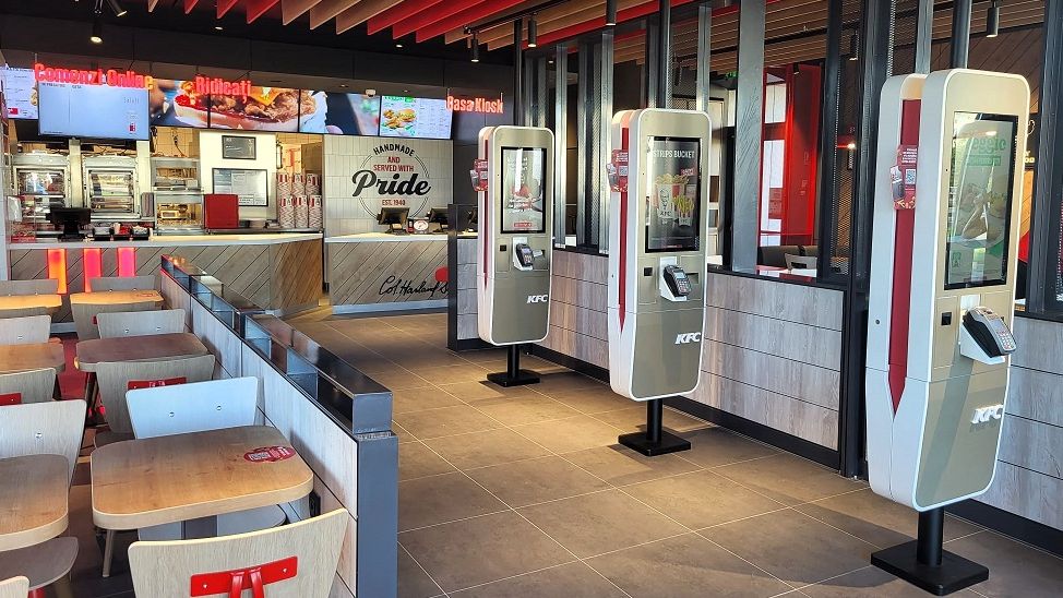 Profit și vânzări mai mici pentru operatorul KFC, Pizza Hut și Taco Bell. CEO: ”Consumul încetinește, incertitudinile se accentuează”