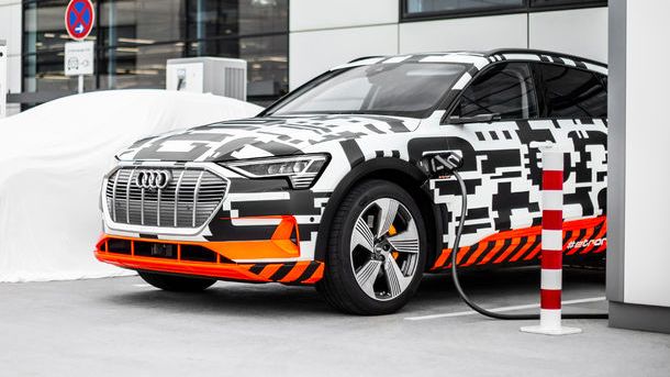 Audi lanseaza serviciul e-tron Charging Service: incarci masina electrica sau plug-in hybrid in Europa cu un singur card sau aplicatie