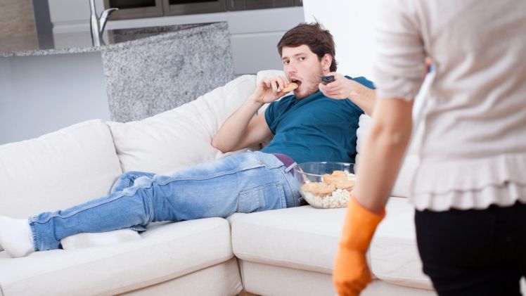 Motivele pentru care romanii NU vor sa munceasca: traiesc pe banii rudelor din afara sau se intretin cu ajutoarele sociale