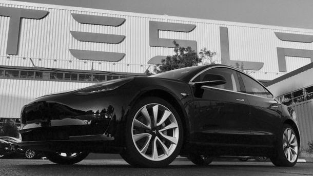 Inceputul unei noi ere: Tesla a produs primul exemplar Model 3