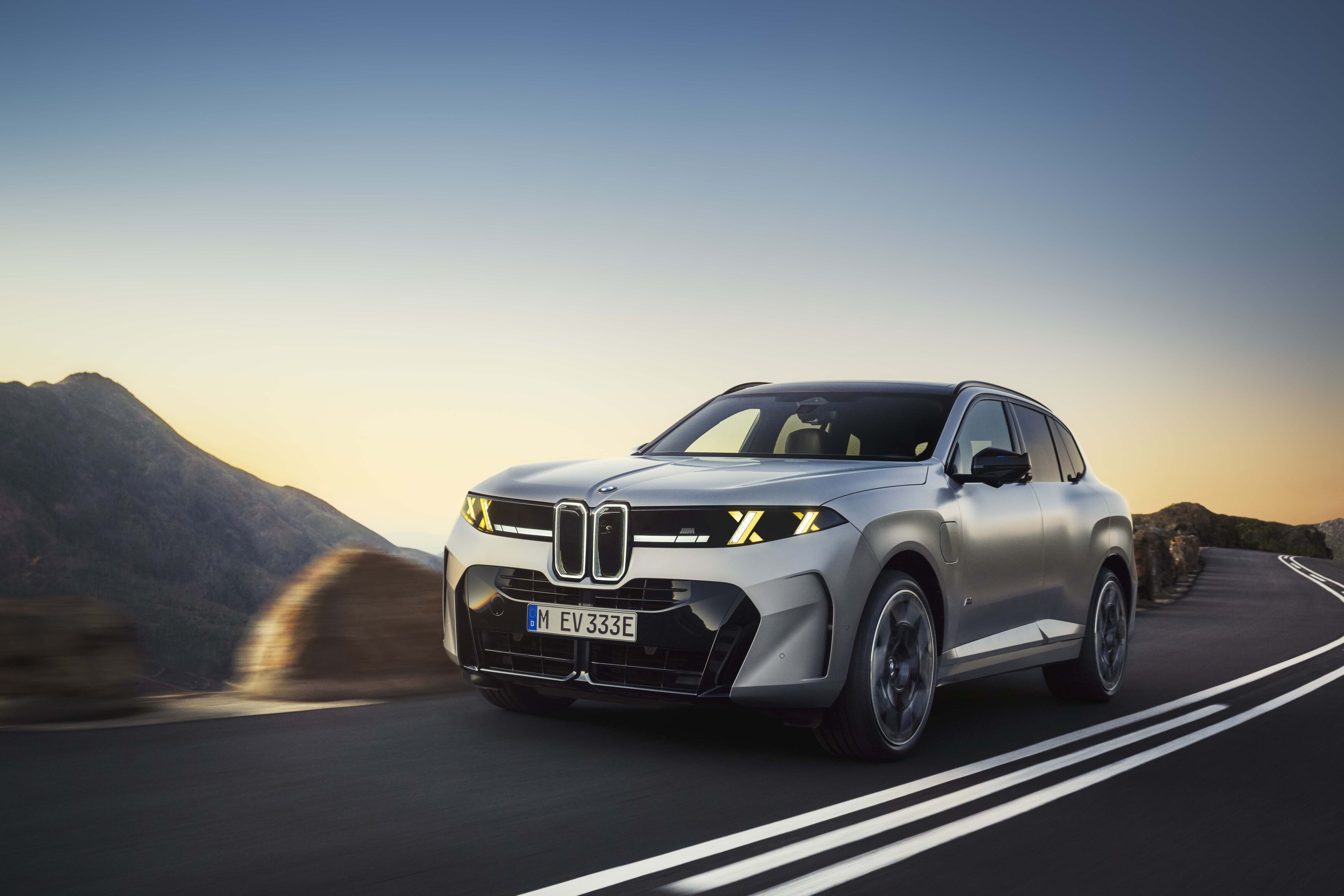 FOTO | BMW împinge X5 în era Neue Klasse la pachet cu versiunea electrică iX5