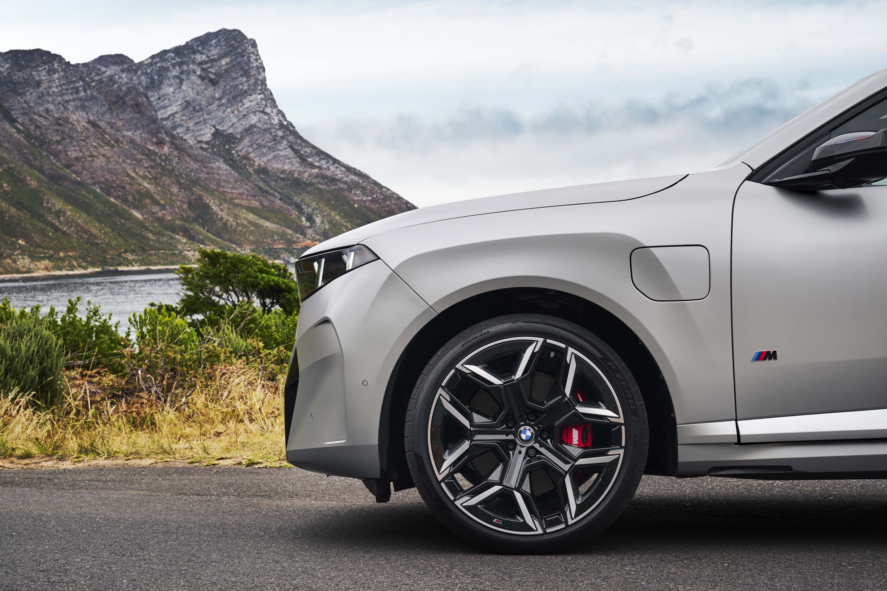 FOTO | BMW împinge X5 în era Neue Klasse la pachet cu versiunea electrică iX5 - Poza 8
