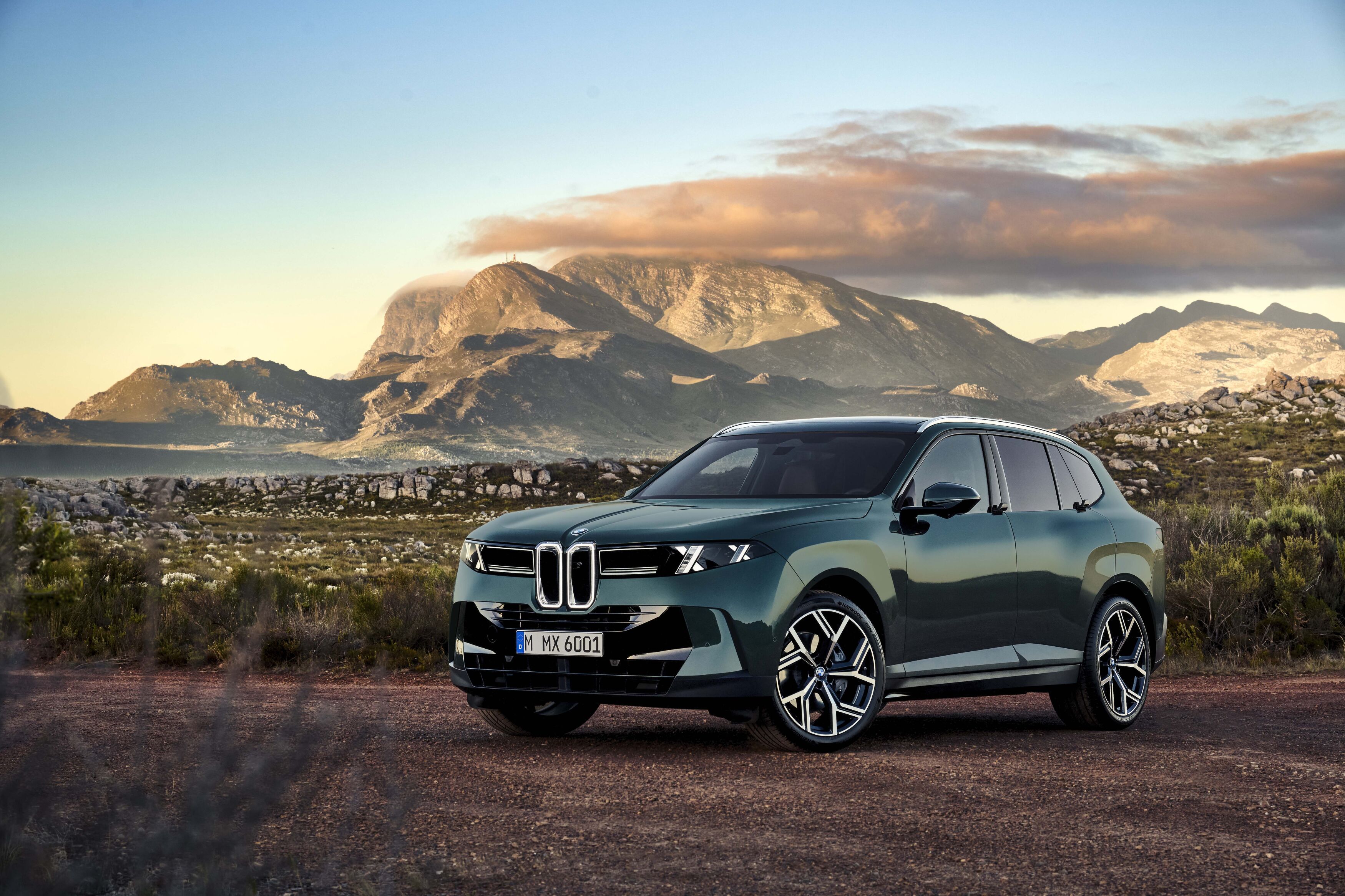FOTO | BMW împinge X5 în era Neue Klasse la pachet cu versiunea electrică iX5 - Poza 1