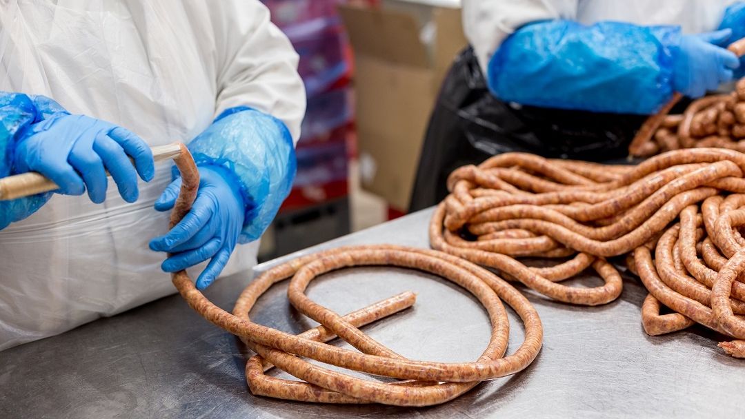 Abatorul Periș investește două milioane de euro pentru mărirea capacității de producție și ambalare