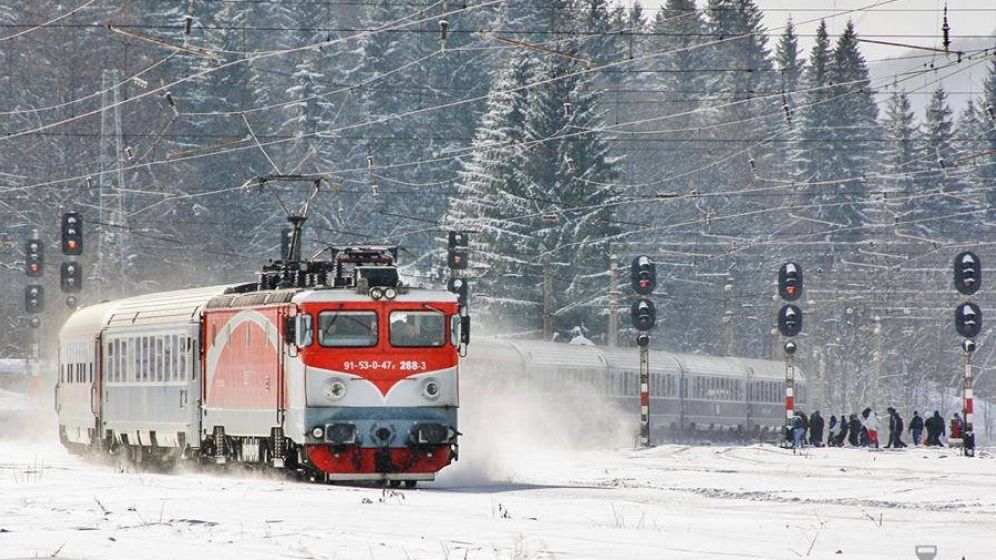 CFR Calatori: 8 trenuri anulate din cauza conditiilor meteo