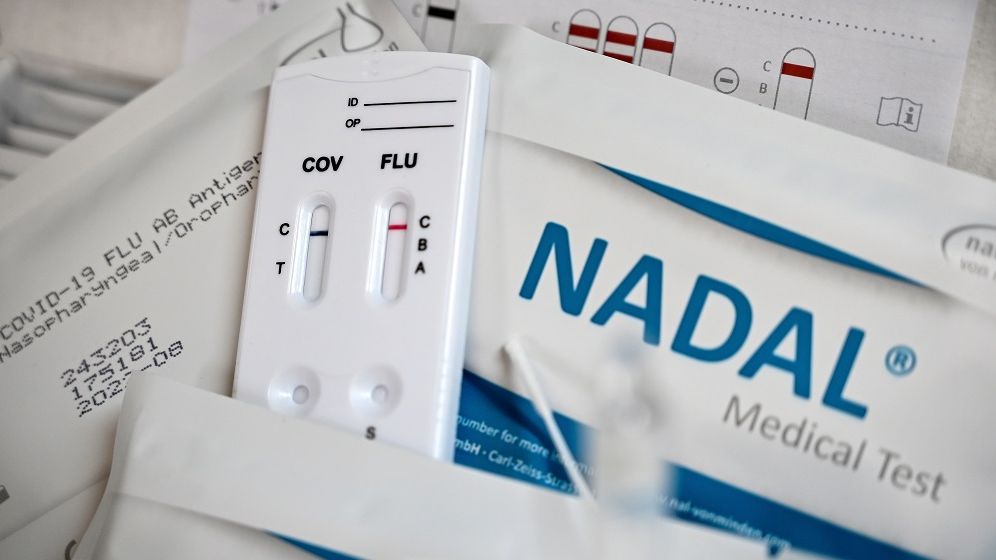 OMS reduce la jumătate prețul testelor COVID-19