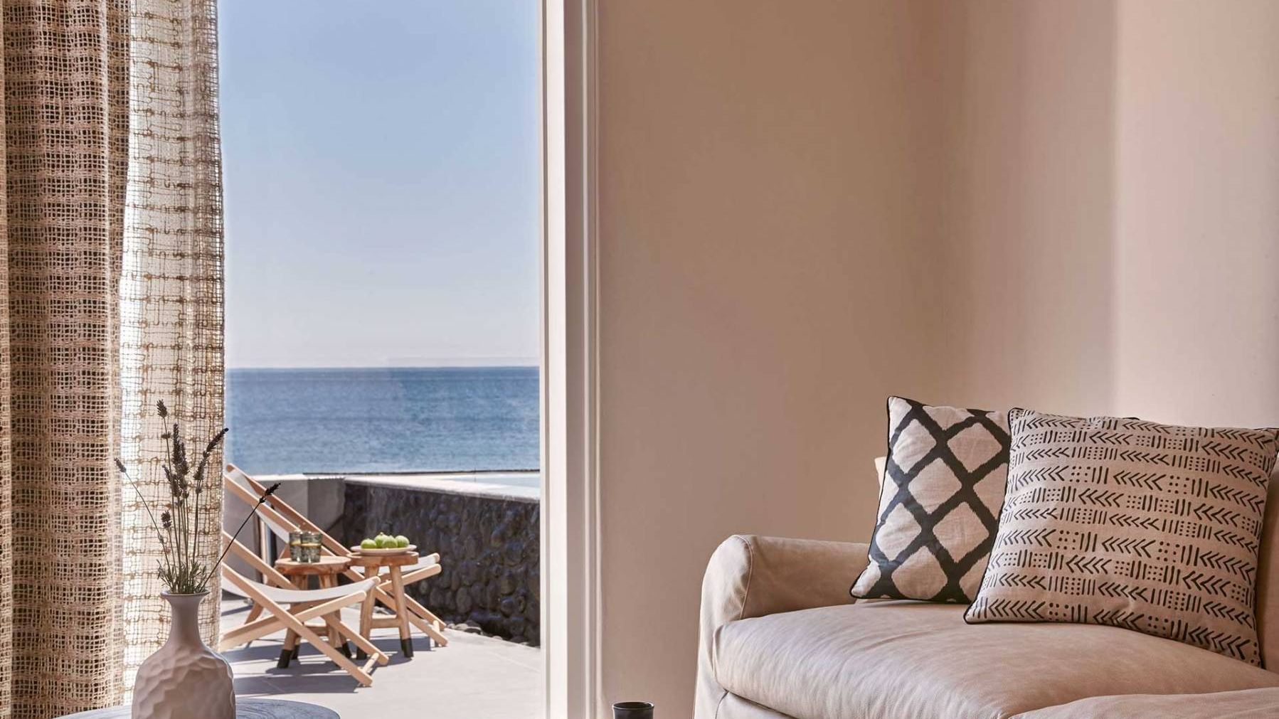 Vacanță în Grecia 2021 | Top CINCI cele mai frumoase hoteluri din Santorini