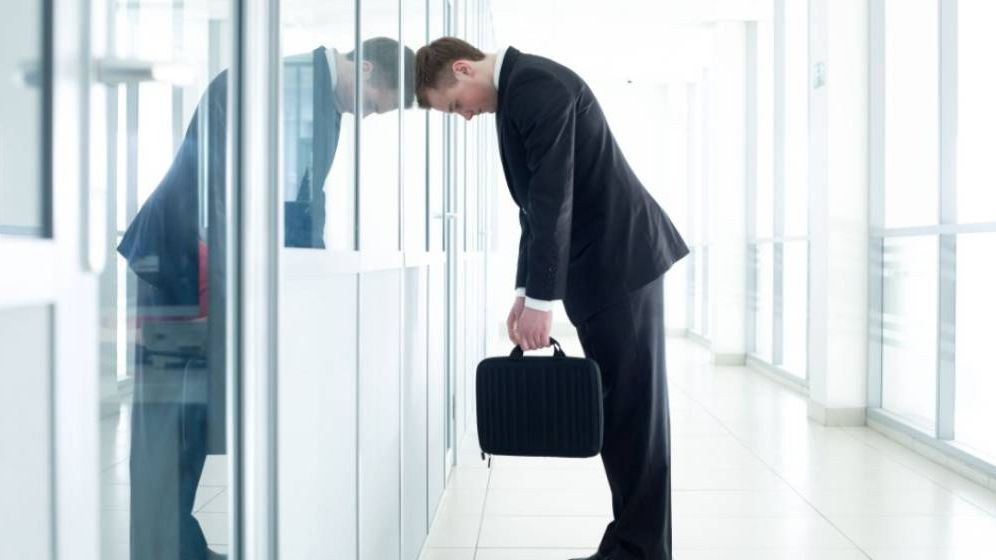 Presiuni pe angajații din Guvern: Sindicatele se plâng că se cer liste cu oameni de concediat