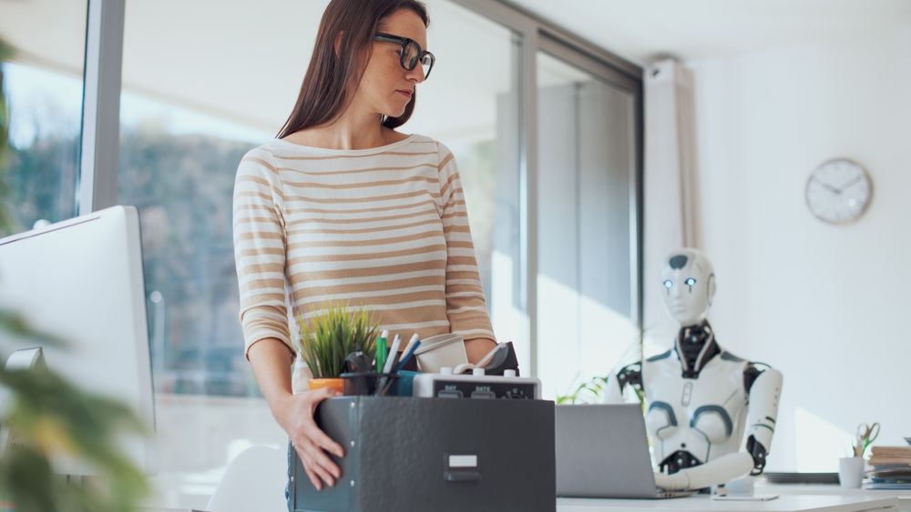 Studiu Microsoft: Acestea sunt cele 40 de meserii ușor de înlocuit de AI + joburile neafectate de revoluția AI