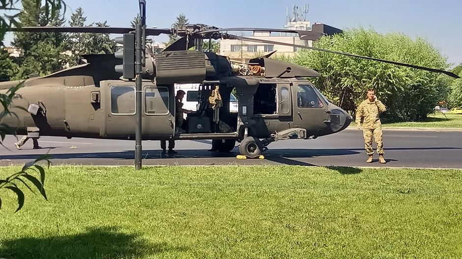Un elicopter al armatei SUA a aterizat forțat lângă Arcul de Triumf din București