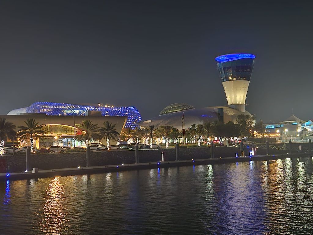 Abu Dhabi - Imagine 37