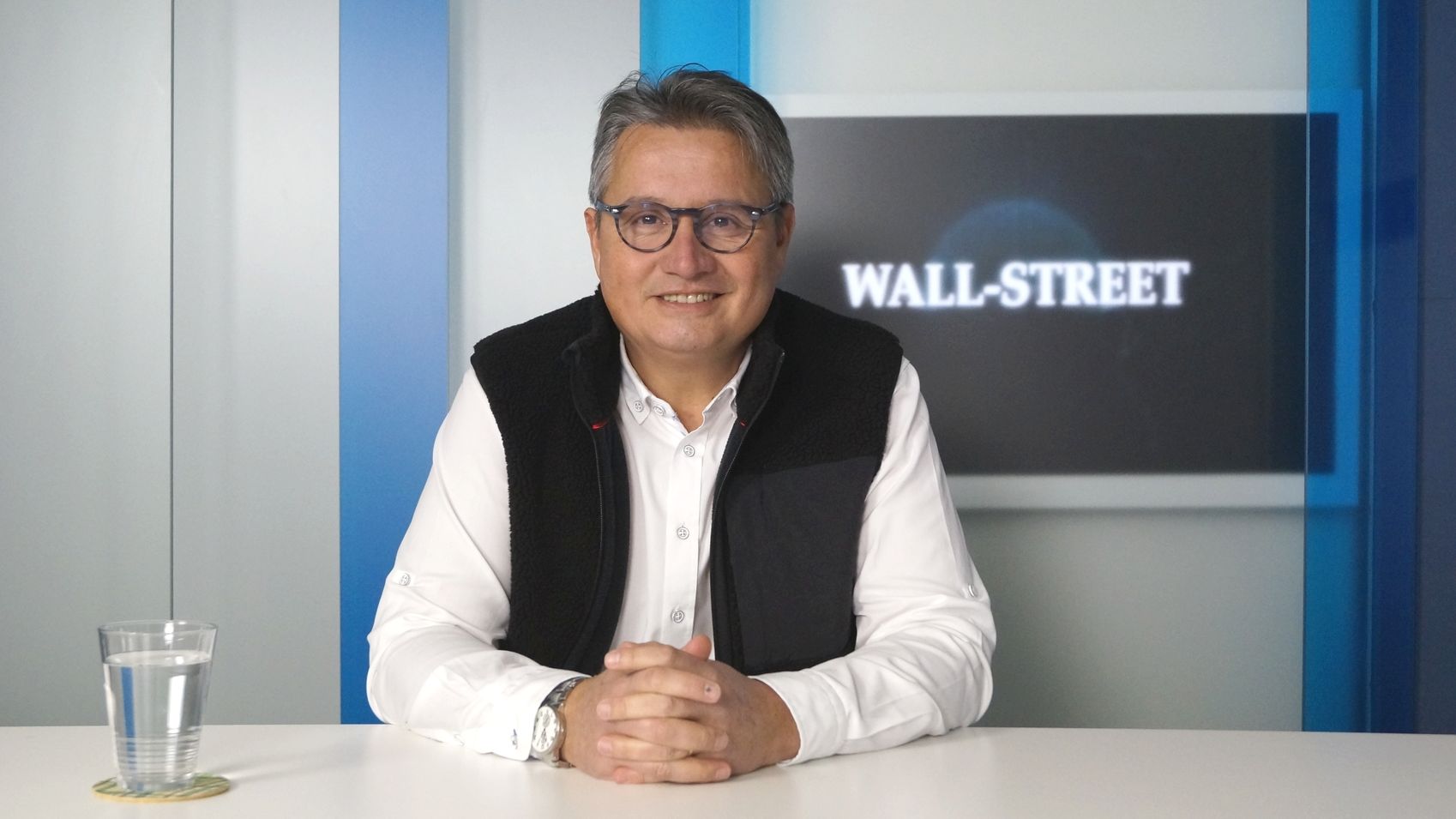 Laurențiu Jiga, Brand Management: Când toată lumea merge la biserică noi, românii, mergem la mall