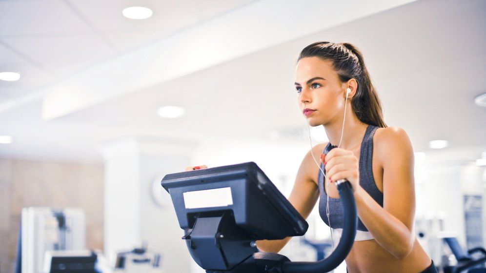 De ce pot deveni sălile de fitness mari focare de COVID-19