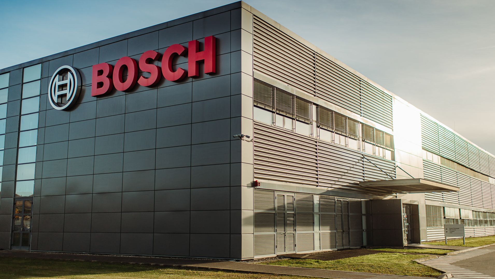Bosch închide un centru de inginerie și concediază aproape 700 de angajați
