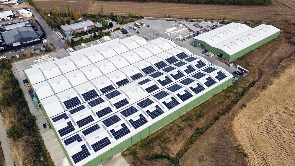 Metigla a instalat panouri fotovoltaice pe acoperișul fabricii de la Ceptura
