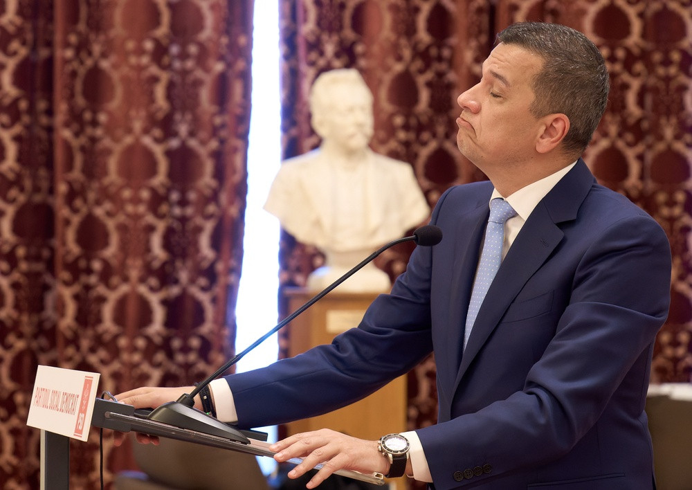 Luca Niculescu l-a sunat pe Grindeanu. Când are loc prima întâlnire dintre premierul desemnat și liderul PSD