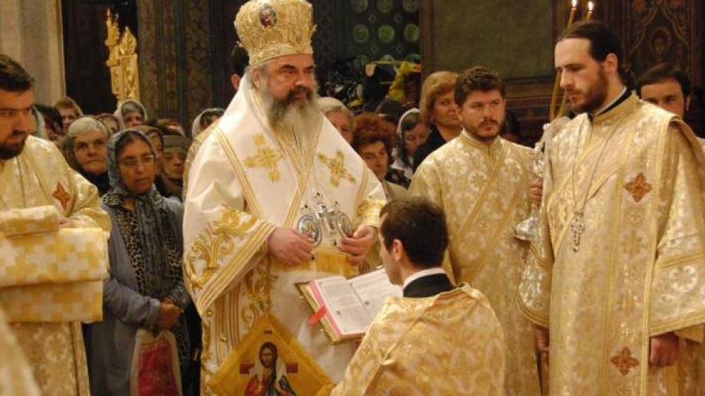 Biserica Ortodoxă Română înclină balanța celui mai periculos episod din România de după 1989 și dă un mesaj de susținere a Uniunii Europene
