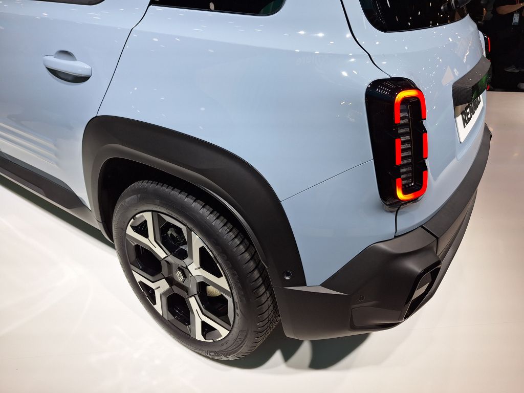GALERIE FOTO | Noul Renault 4 E-Tech Electric a fost lansat la Paris. Cum arată, cât costă și ce - Imagine 6