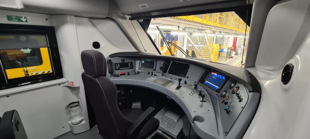 Rama electrică ALSTOM, primul tren nou cumpărat de România de 20 de ani încoace, a ajuns în ța - Imagine 11