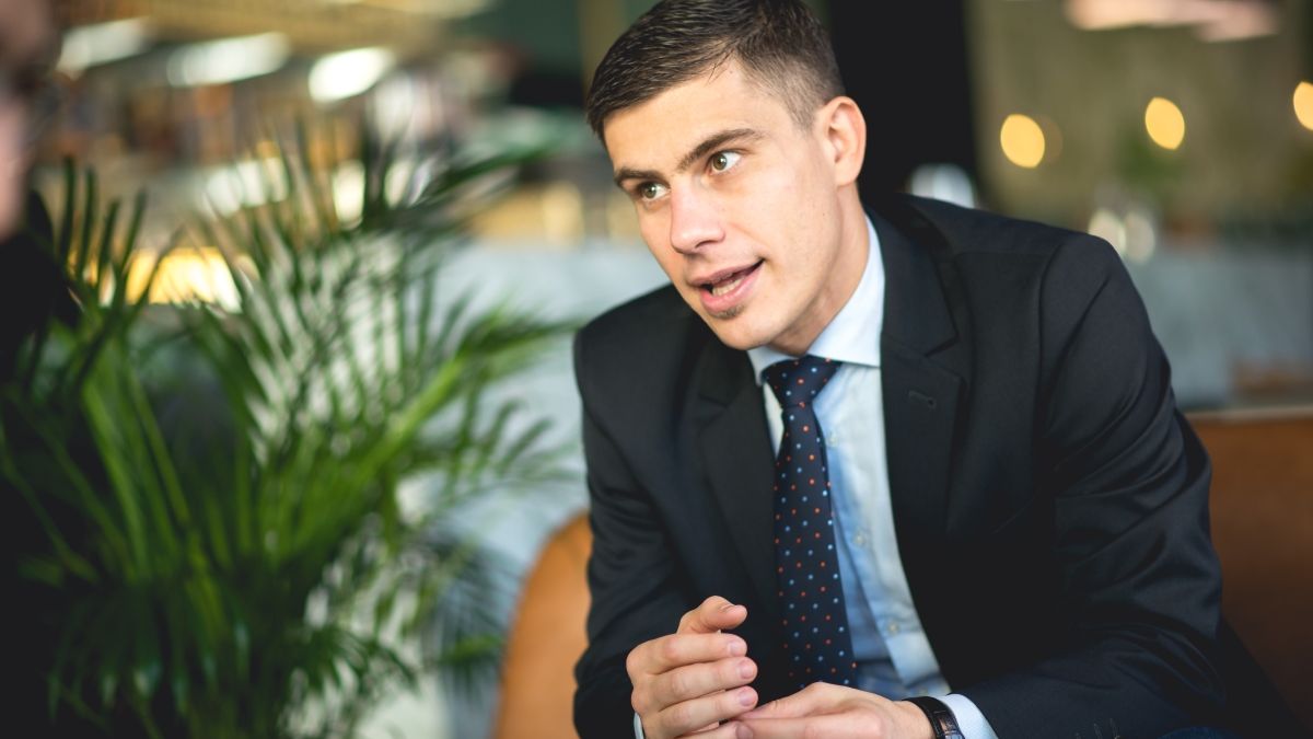 La pranz cu CFO-ul Bittnet Systems: Cristian Logofatu, despre cea mai importanta atitudine in business, Buffett, Munger si formula magica pentru economisire