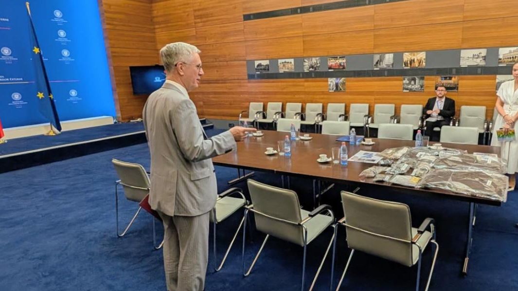 Țoiu i-a pus în față resturi de dronă ambasadorului rus convocat la MAE. Un diplomat rus, trimis înapoi la Moscova