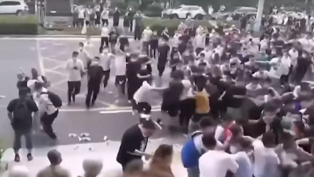 [VIDEO] China zdrobește un protest al deponenților bancari care își cereau înapoi economiile de o viață