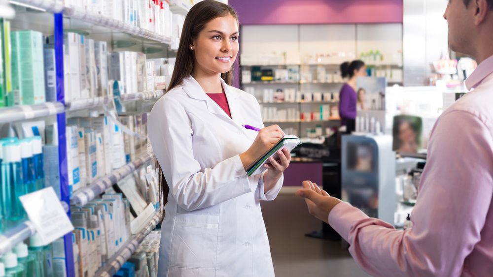 [Infografic] Harta farmaciilor din Romania. Care sunt judetele invadate de marile lanturi