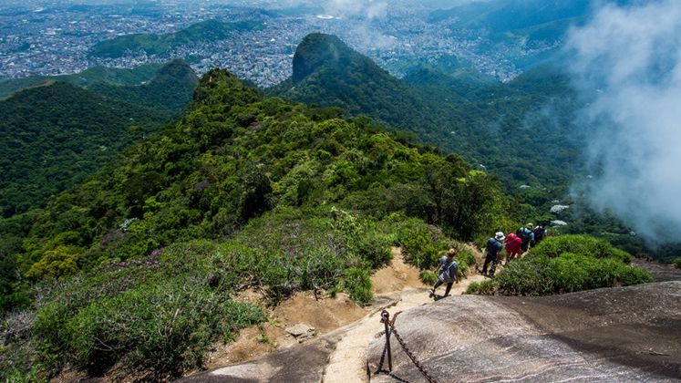Brazilia REFUZA ajutorul oferit de G7 pentru stingerea incendiilor din Padurea Amazoniana