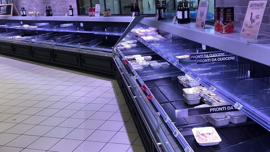 CORONAVIRUS| Cum arată un magazin din Italia dintr-o zonă de la sute de kilometri distanță de focar