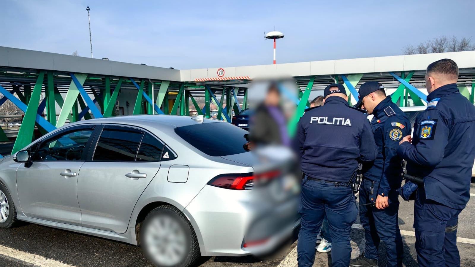 Controale la Otopeni: ce amenzi au aplicat polițiștii la aeroport