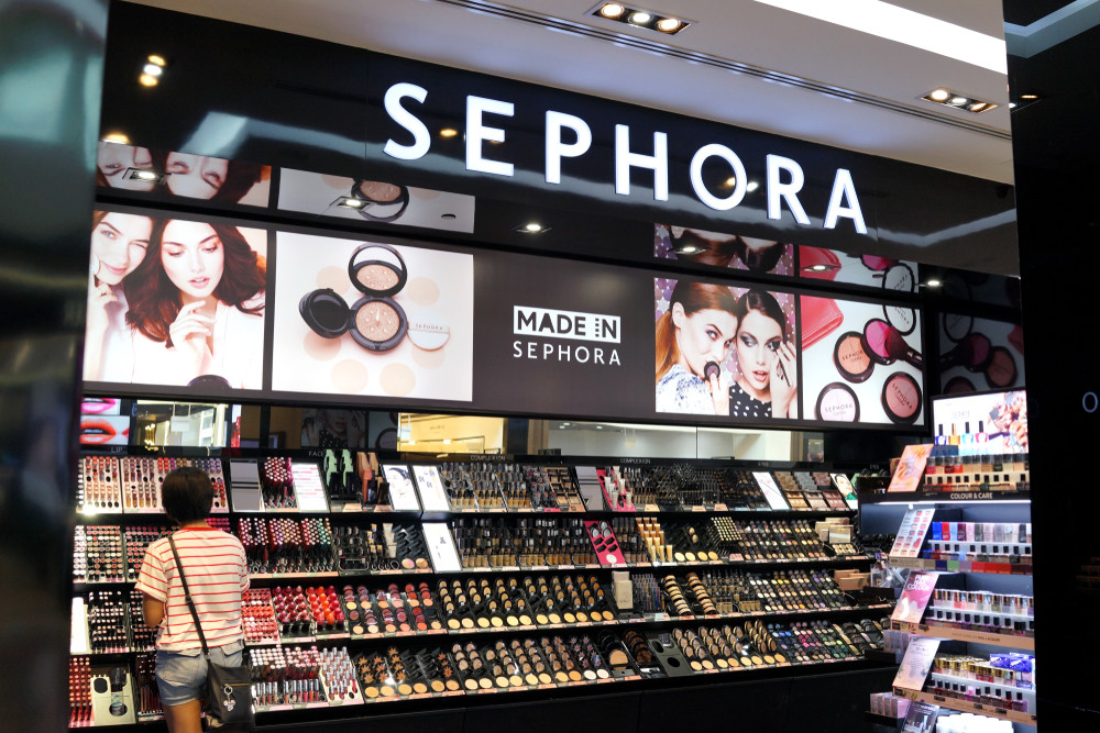 Cum au evoluat afacerile retelei de magazine Sephora pe piata din ...
