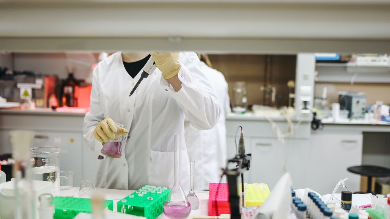 13 cazuri de COVID-19 la un centru de oncologie