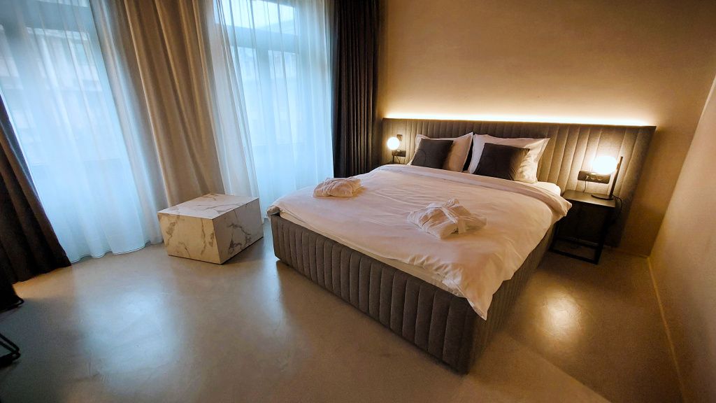 GALERIE FOTO | Cum arată apartamentele milionarei Anja Graf din centrul Capitalei - Imagine 73