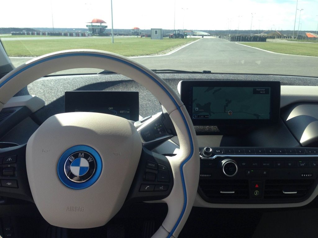 BMW i3 si i8 - Imagine 23