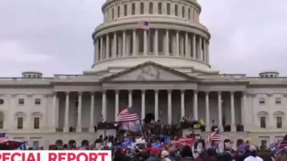 Haos la Washington: reacția lui Mike Pence și a fostului director al Serviciilor Naţionale de Informaţii