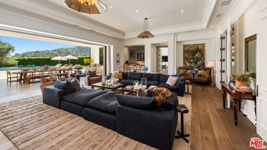 Cum arată casa de 68 mil. euro, scoasă la vânzare de Jennifer Lopez și Ben Affleck - Imagine 8