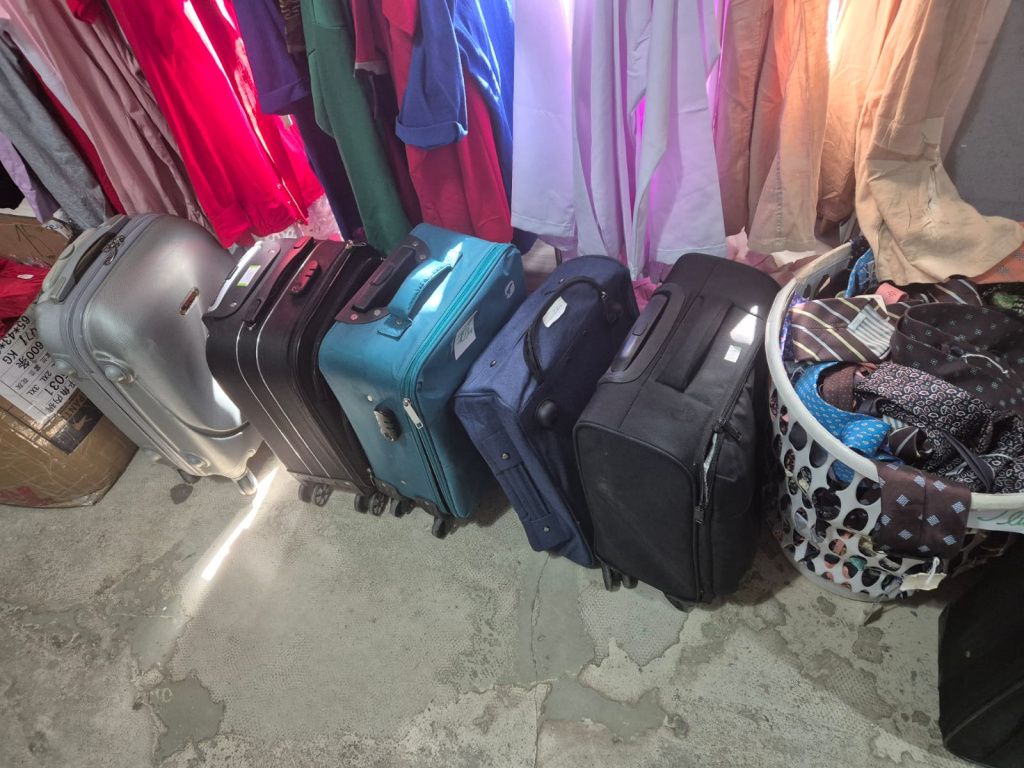 FOTO | În excursie la magazinul ANAF din București: Cum arată și cât costă marfa. Fiscul nu ac - Imagine 12