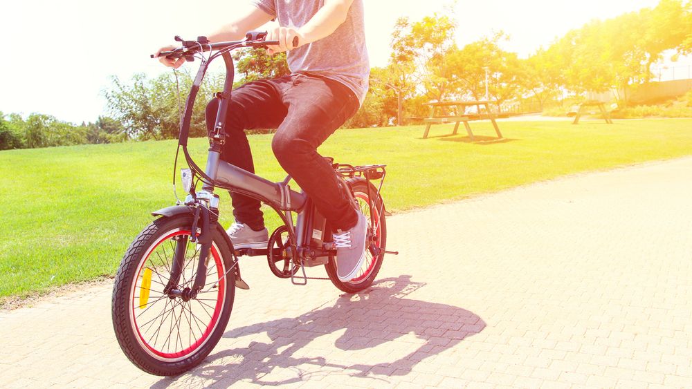 Transport alternativ: reduceri la trotinete si biciclete