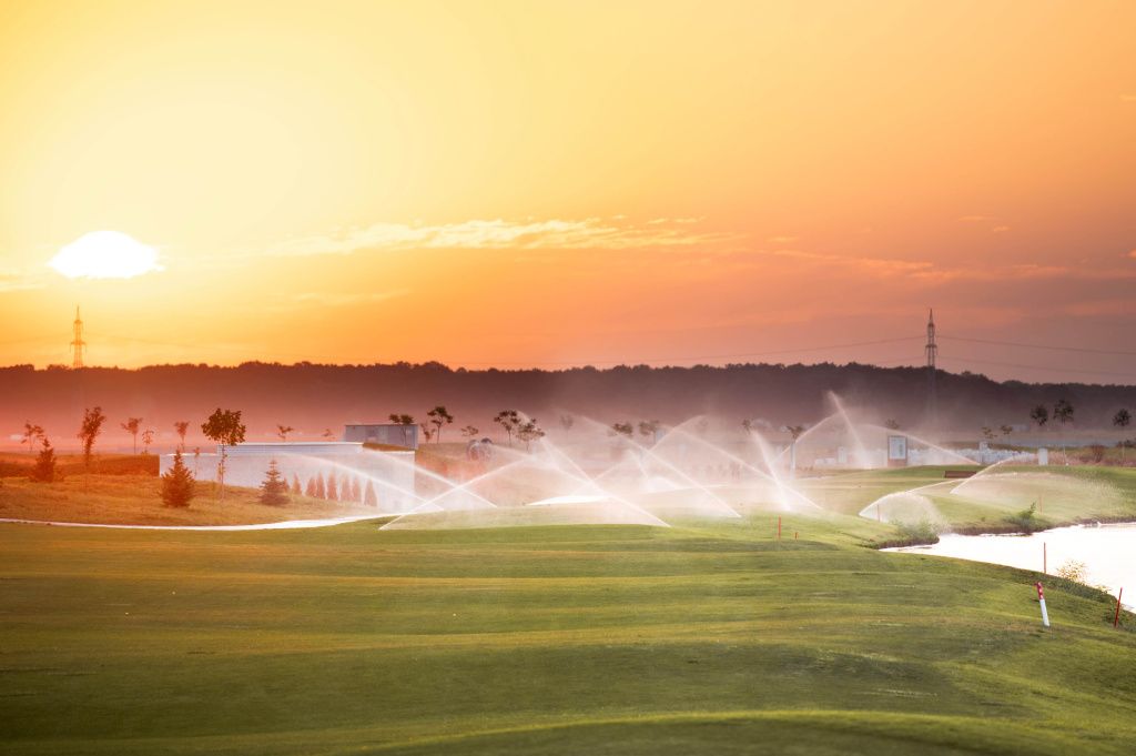 FOTO | Cel mai mare club de golf din Europa de Sud-Est se deschide în România. Vine și cu vile ș - Imagine 23