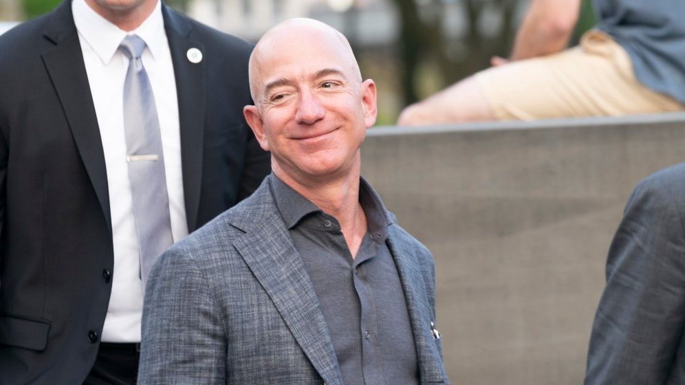 Jeff Bezos a oferit cea mai mare donație din istoria Institutului Smithsonian