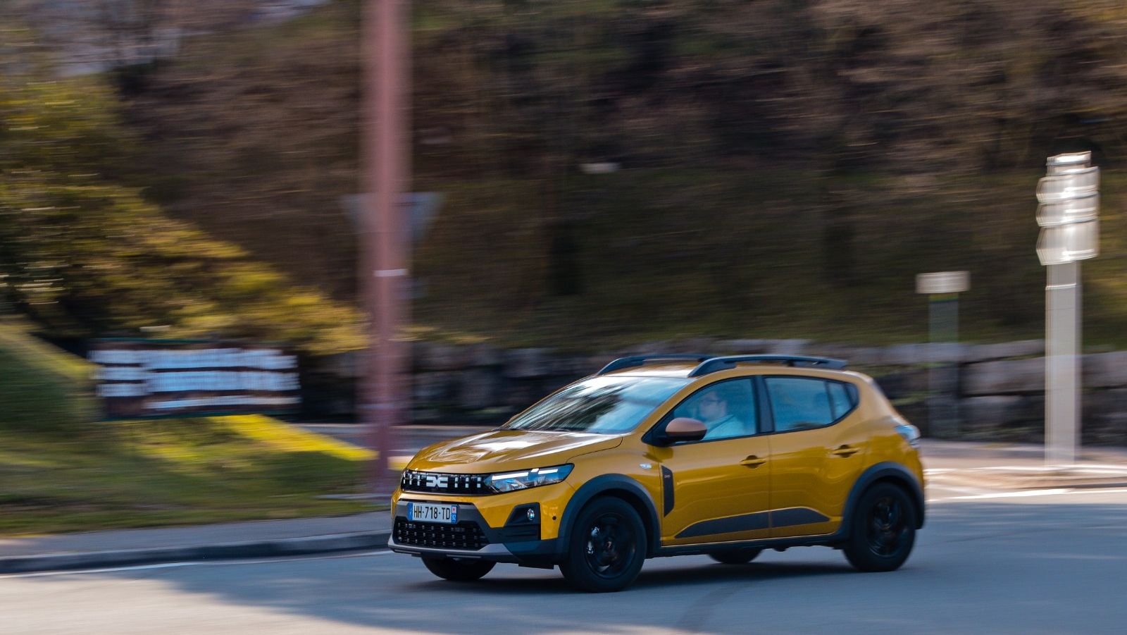 FOTO | Prim contact cu Dacia Sandero Stepway 2026. Care sunt argumentele celei mai populare mașini din Europa
